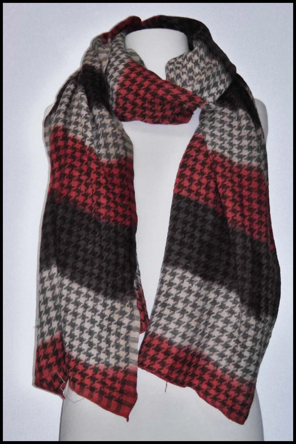 Extra-soft Large Houndstooth Pattern Scarf